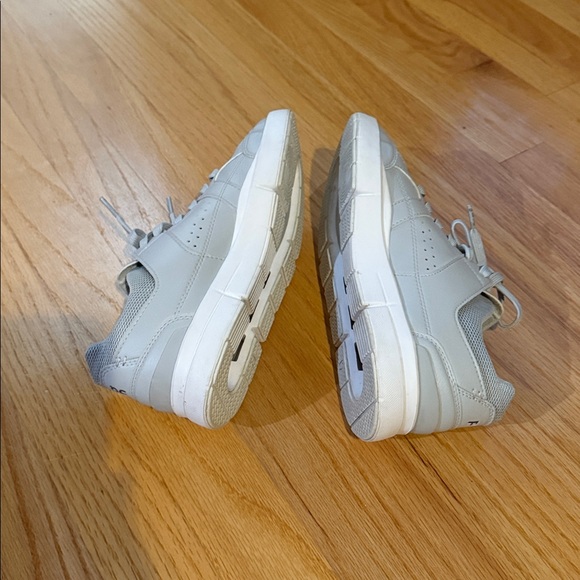 On Cloud Light Gray Sneakers The Roger - Picture 4 of 4